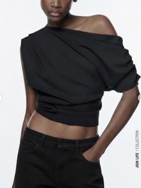 NWT - ZARA Asymmetric off the shoulder top Black - L